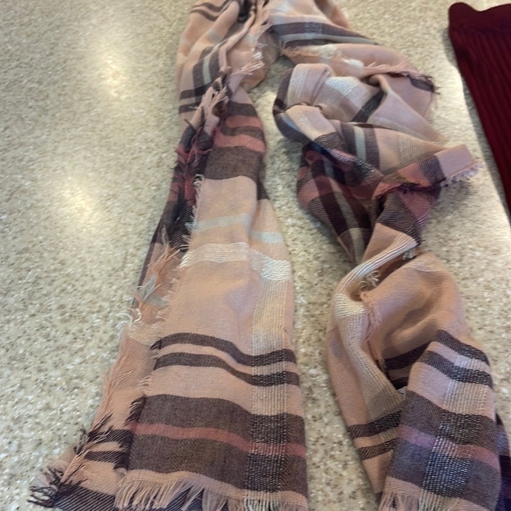 Scarf - Picture 2 of 4